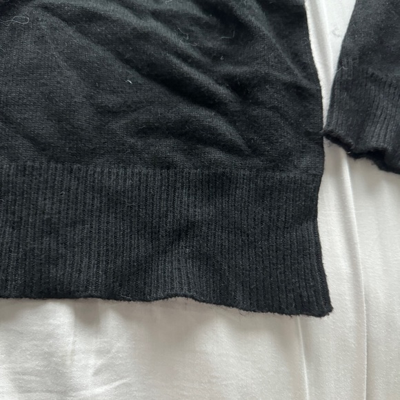 Black turtleneck sweater - Picture 3 of 3